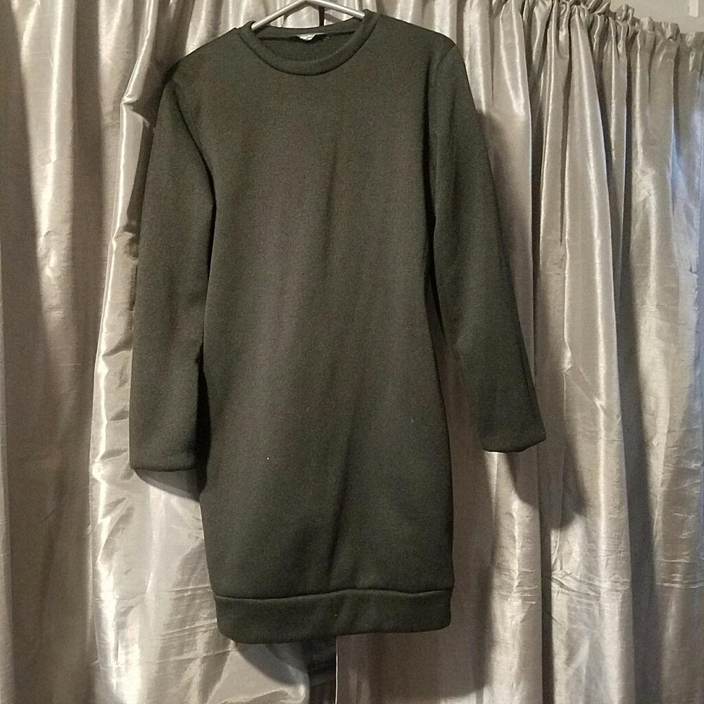 BLACK SWEATSHIRT DRESS